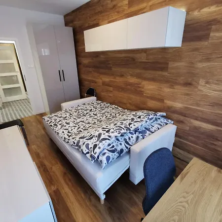 Zajezdnia Wrzeszcz Apartamento *