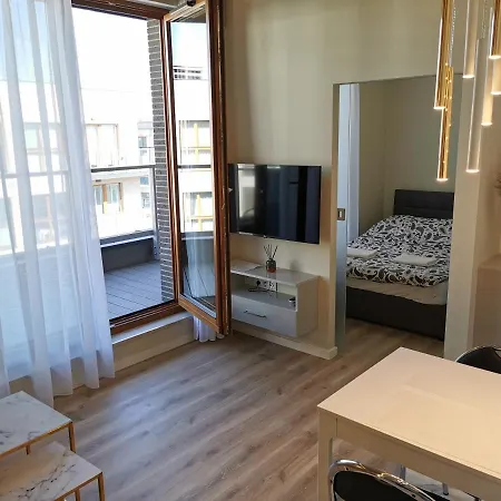 Zajezdnia Wrzeszcz Apartamento *