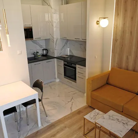 Zajezdnia Wrzeszcz Apartamento *